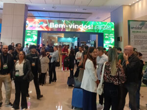 Operadoras e Agências de Viagens: qual a diferença e por que seu hotel precisa estar presente em ambos os canais